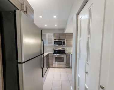 64 Isle Of Venice Drive - Photo Thumbnail 7
