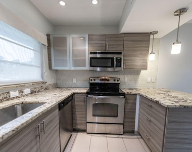 64 Isle Of Venice Drive - Photo Thumbnail 4