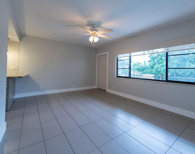 64 Isle Of Venice Drive - Photo Thumbnail 2