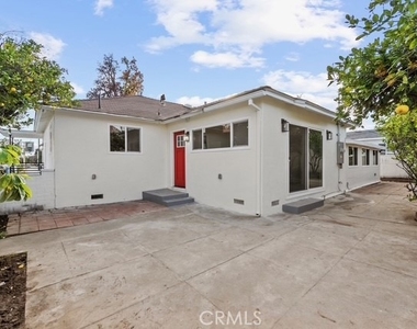 1421 E Norwood Place - Photo Thumbnail 2