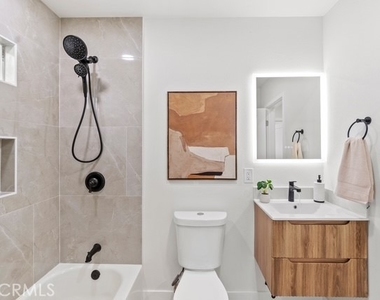 1421 E Norwood Place - Photo Thumbnail 13