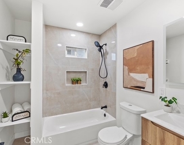 1421 E Norwood Place - Photo Thumbnail 12