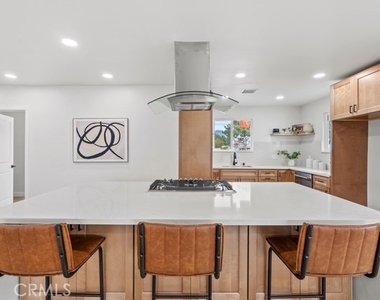 1421 E Norwood Place - Photo Thumbnail 7