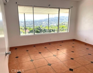 3284 Montellano Avenue - Photo Thumbnail 4
