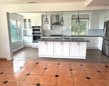 3284 Montellano Avenue - Photo Thumbnail 9
