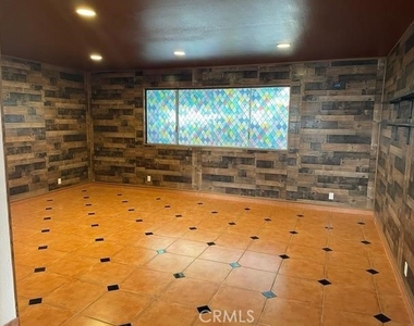 3284 Montellano Avenue - Photo Thumbnail 2