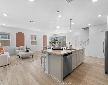 3918 E Cambria Privado - Photo Thumbnail 5