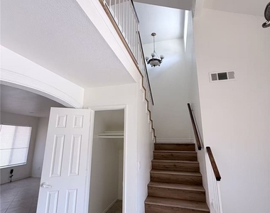 1360 N Hacienda - Photo Thumbnail 5