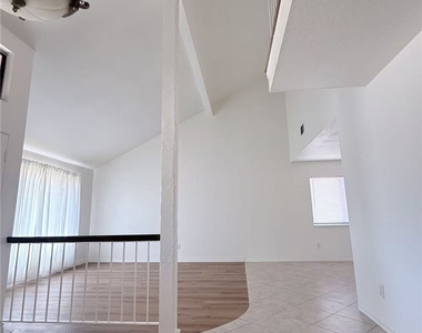 1360 N Hacienda - Photo Thumbnail 2