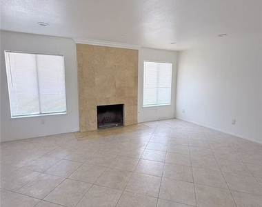 1360 N Hacienda - Photo Thumbnail 3