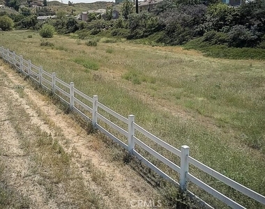 28545 Calex Drive - Photo Thumbnail 32