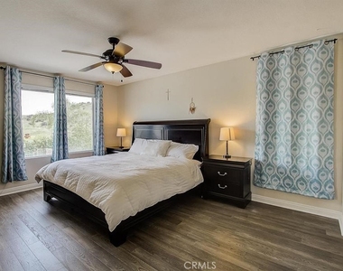 28545 Calex Drive - Photo Thumbnail 16