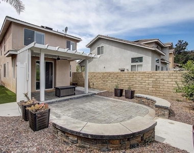 28545 Calex Drive - Photo Thumbnail 8