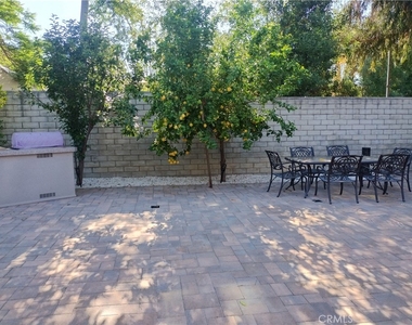 5711 Aura Ave - Photo Thumbnail 18