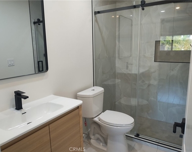 5711 Aura Ave - Photo Thumbnail 17