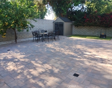 5711 Aura Ave - Photo Thumbnail 19