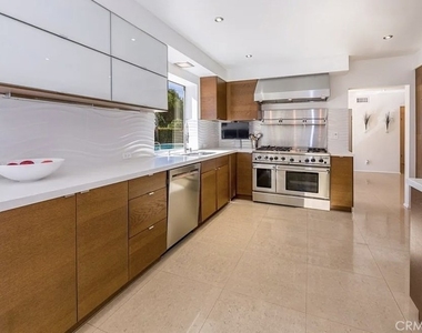 17548 Marilla - Photo Thumbnail 2