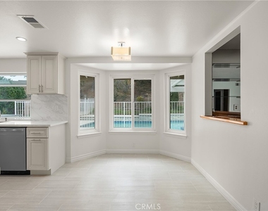 11861 Darby Avenue - Photo Thumbnail 4