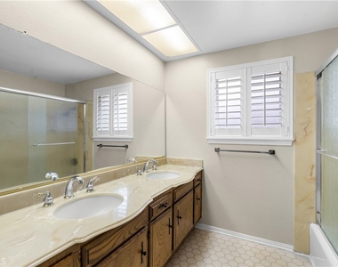 11861 Darby Avenue - Photo Thumbnail 40