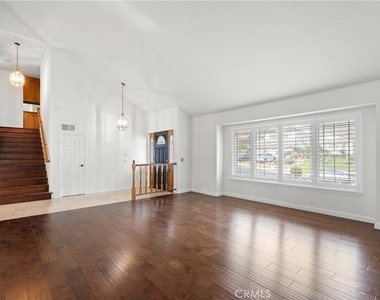 11861 Darby Avenue - Photo Thumbnail 10