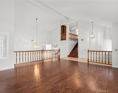 11861 Darby Avenue - Photo Thumbnail 11