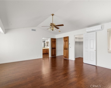 11861 Darby Avenue - Photo Thumbnail 27