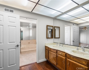 11861 Darby Avenue - Photo Thumbnail 30