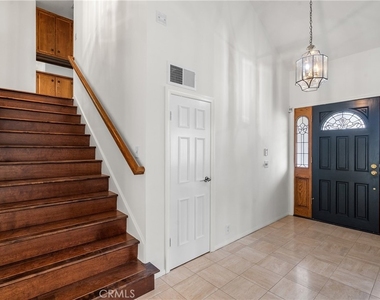 11861 Darby Avenue - Photo Thumbnail 12