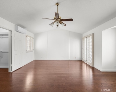 11861 Darby Avenue - Photo Thumbnail 25