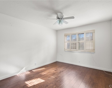 11861 Darby Avenue - Photo Thumbnail 37