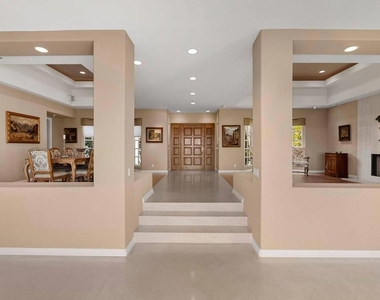 1401 Glen Oaks Boulevard - Photo Thumbnail 11