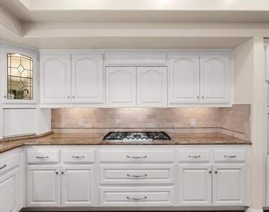 1401 Glen Oaks Boulevard - Photo Thumbnail 16