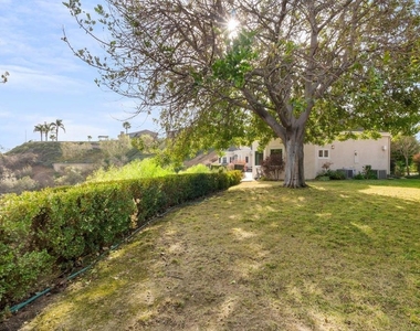 1401 Glen Oaks Boulevard - Photo Thumbnail 34