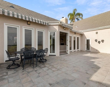 1401 Glen Oaks Boulevard - Photo Thumbnail 33