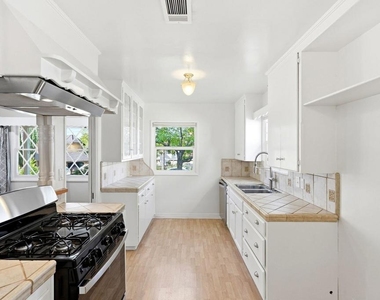 3153 Orange Avenue - Photo Thumbnail 9