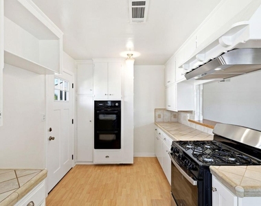 3153 Orange Avenue - Photo Thumbnail 13