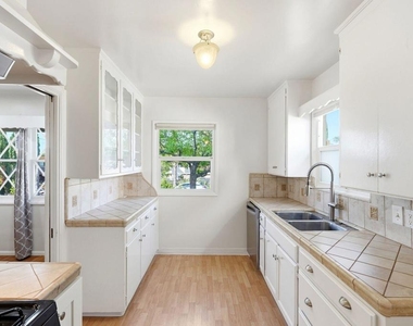3153 Orange Avenue - Photo Thumbnail 11