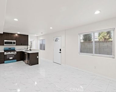 1578 S San Bernardino - Photo Thumbnail 2