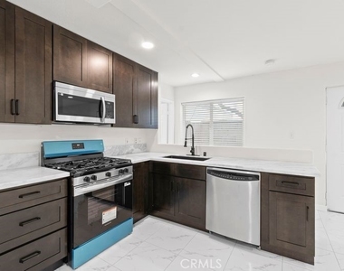 1578 S San Bernardino - Photo Thumbnail 4