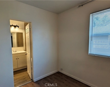 2319 Wilshire Street - Photo Thumbnail 9