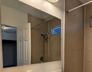 2319 Wilshire Street - Photo Thumbnail 12