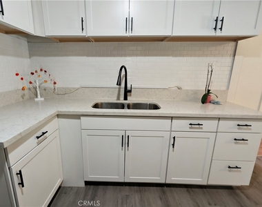 2319 Wilshire Street - Photo Thumbnail 7