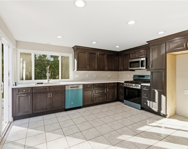 25302 Neptune Drive - Photo Thumbnail 5