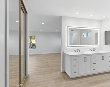 25302 Neptune Drive - Photo Thumbnail 11
