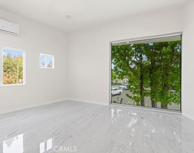 1580 San Bernardino - Photo Thumbnail 15