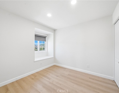 21041 Skylark - Photo Thumbnail 22