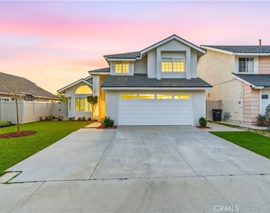21041 Skylark - Photo Thumbnail 1