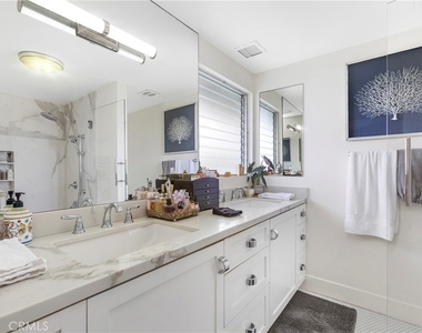 620 Temple Hills Dr - Photo Thumbnail 14