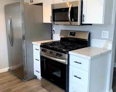500 N Tustin Avenue - Photo Thumbnail 7