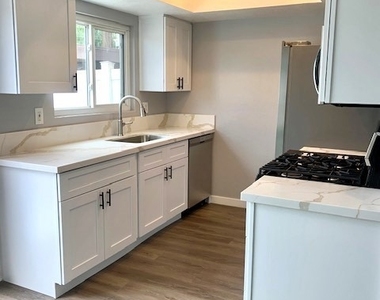 500 N Tustin Avenue - Photo Thumbnail 4